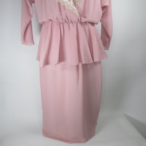 Vintage peplum dress. - Picture 3 of 7